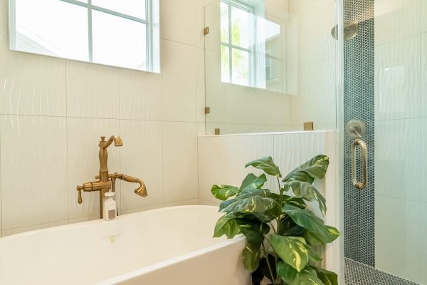 T. Kypke Builder Bathroom