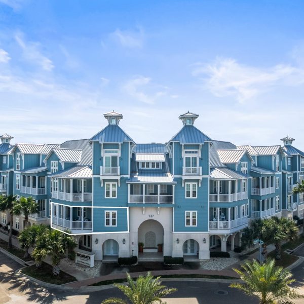 137 Palmilla Cir #204